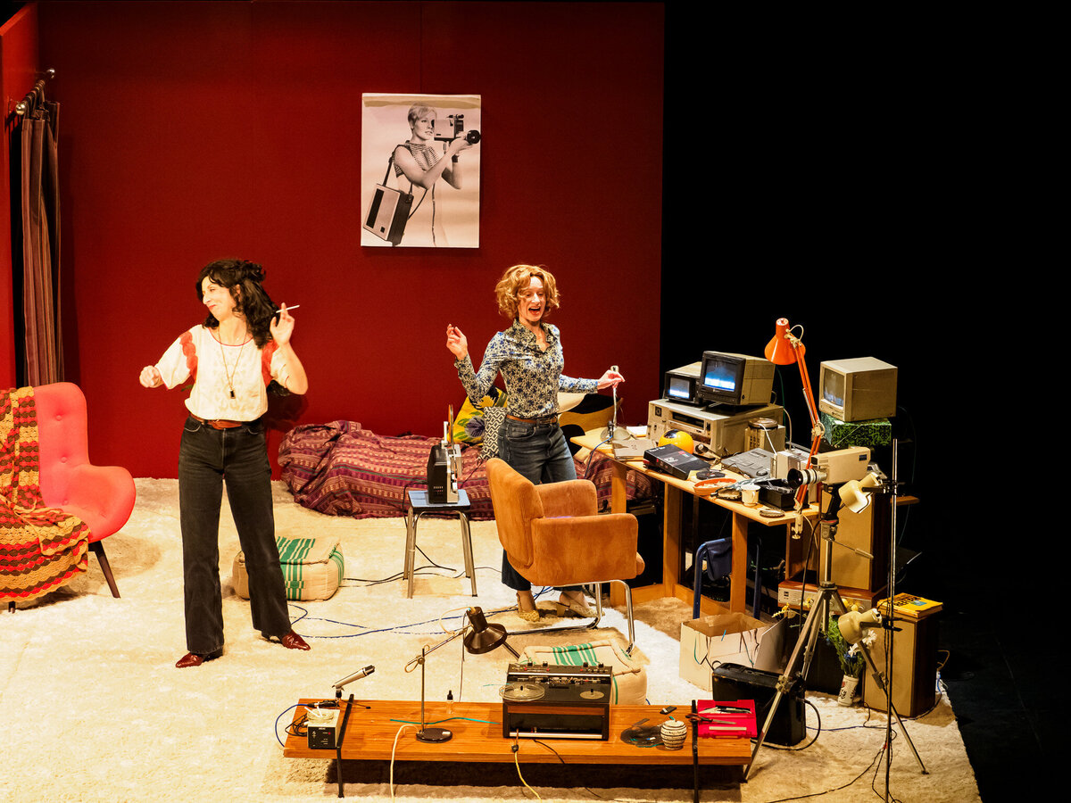 DELPHINE ET CAROLE ©Marie Charbonnier_B080085