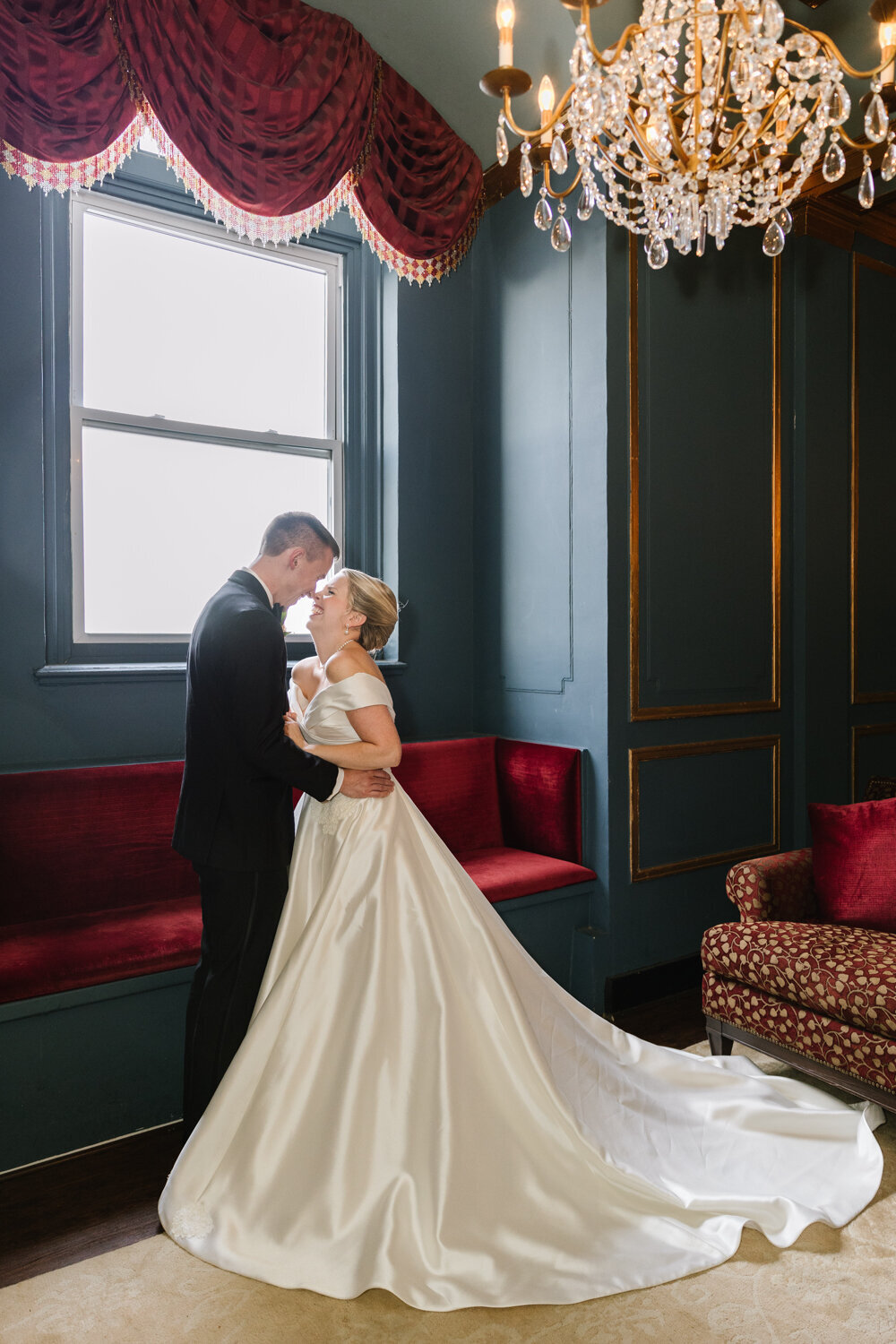 urban-row-photo-the-belvedere-baltimore-wedding-photographer-6