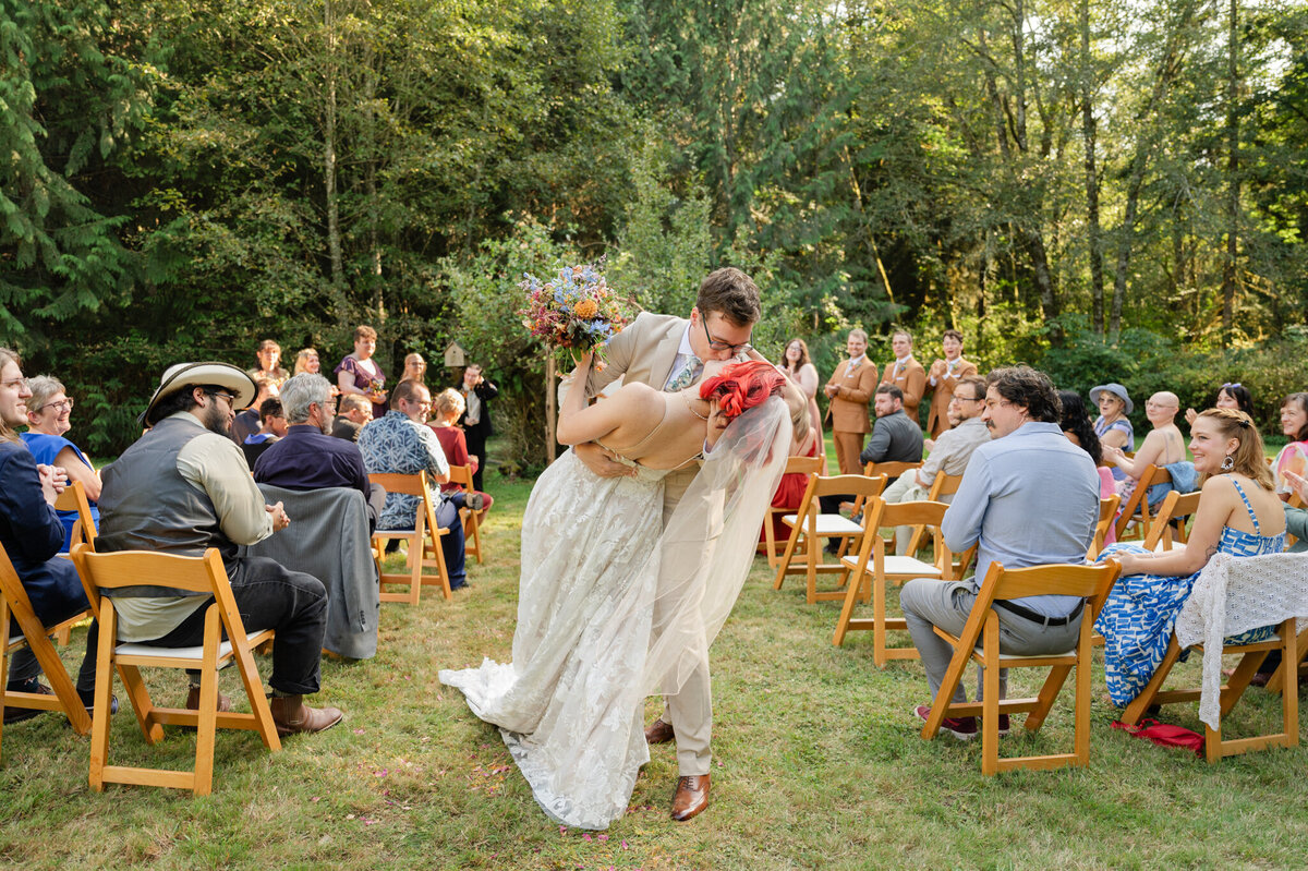 Beau-Lodge-Venue_Bellingham-Wedding-Photographer_Caylie-Mash_MN504