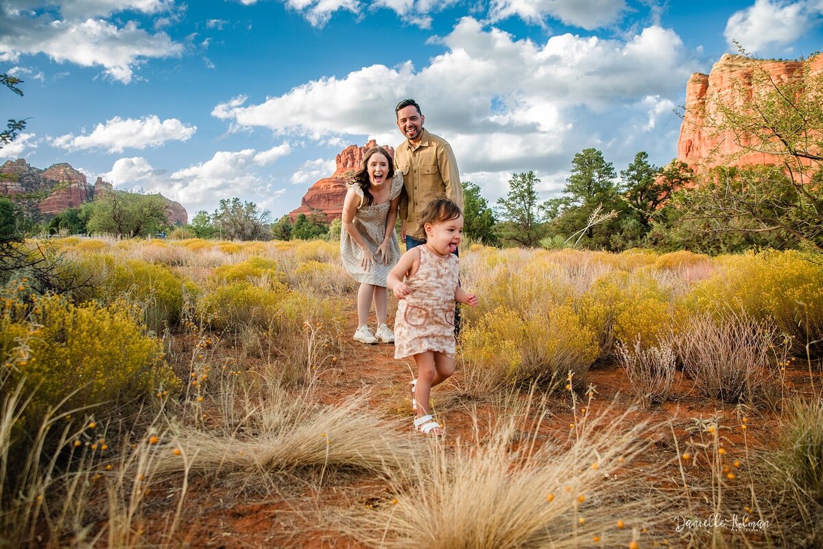 Family_Photographer_in_Sedona_AZ_Danielle_Holman_Photography_Bell Rock_0008
