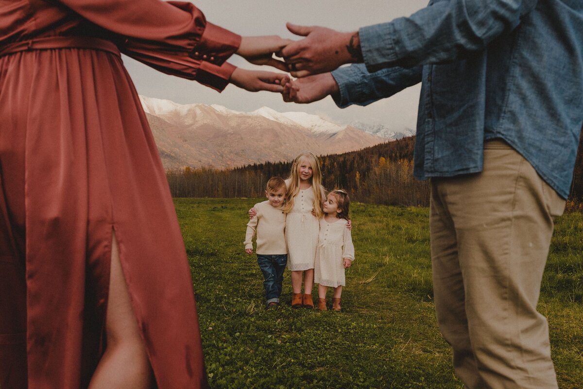 9L0A0111Alaska_EagleRiver_FamilySession