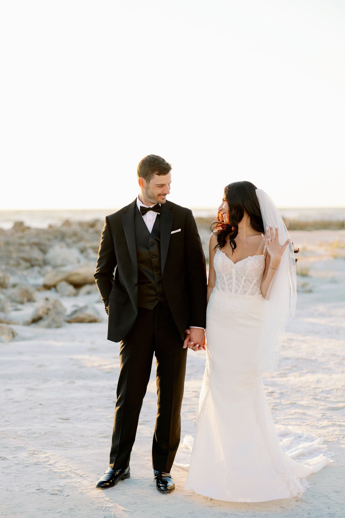 brittany-pannebaker-tampa-florida-destination-wedding-photographer-wedding-alexis-and-alex-boca-bay-pass-club-48
