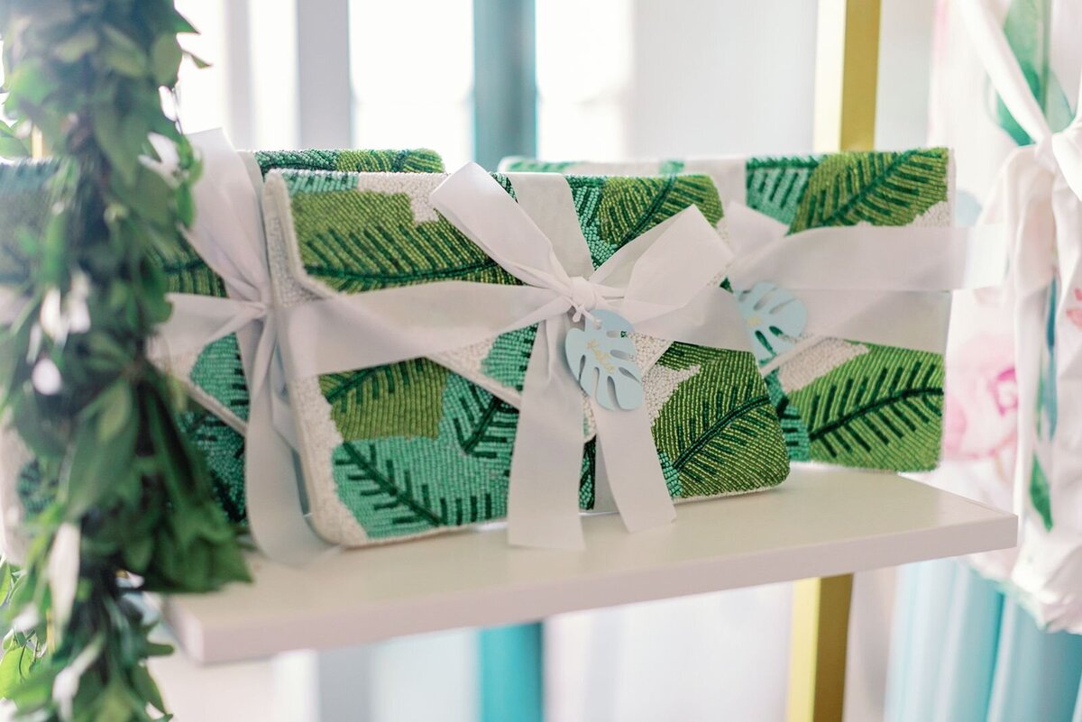 tropical-purse-wedding-gift