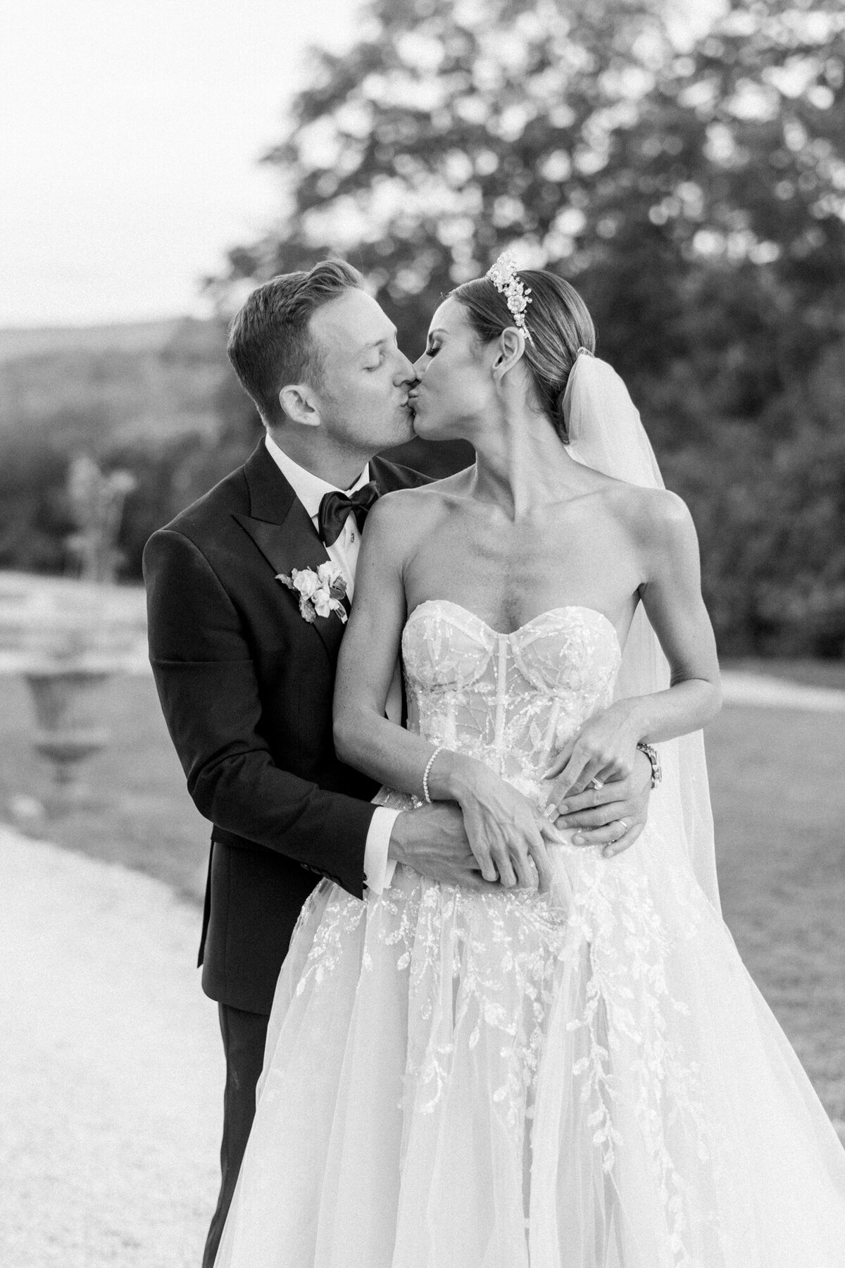 Maïlys Fortune Photography Husband Wife Wedding Weddings Photography France Switzerland Italy Timeless Dreamy Imagery Bilingual French English Destination Weddings Destination Wedding Provence French Riviera Paris Lake Como Tuscany116