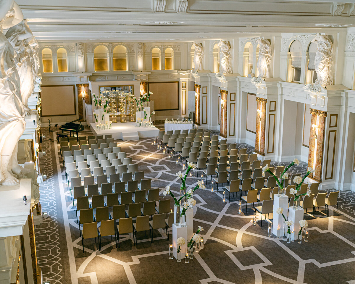 Modern, classic wedding ceremony at the Kimpton Fitzroy hotel in London