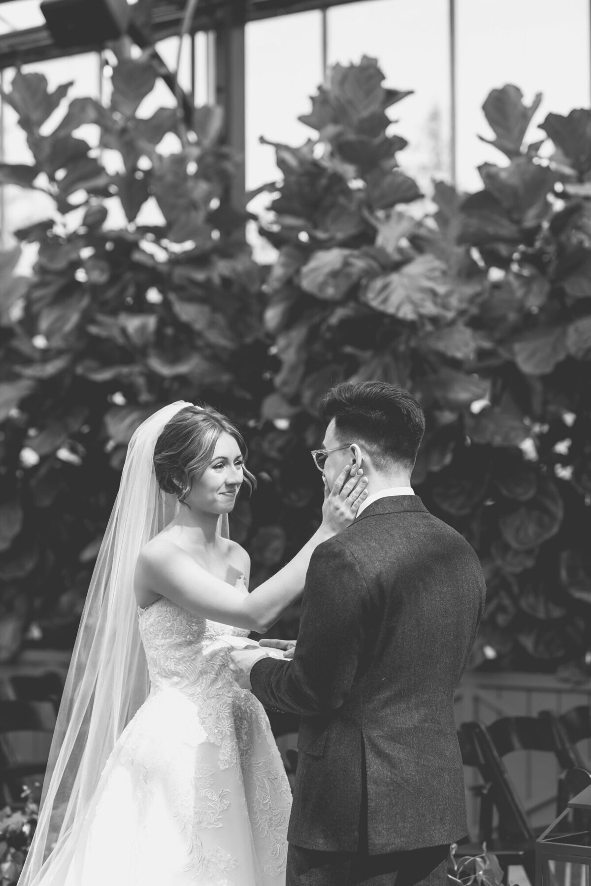 BLUSH AND BLACK SPRING PLANTERRA CONSERVATORY WEDDING IN WEST BLOOMFIELD, MICHIGAN PROVIDED BY KARI DAWSON, TOP-RATED DETROIT WEDING PHOTOGRAPHER, AND HER TEAM32
