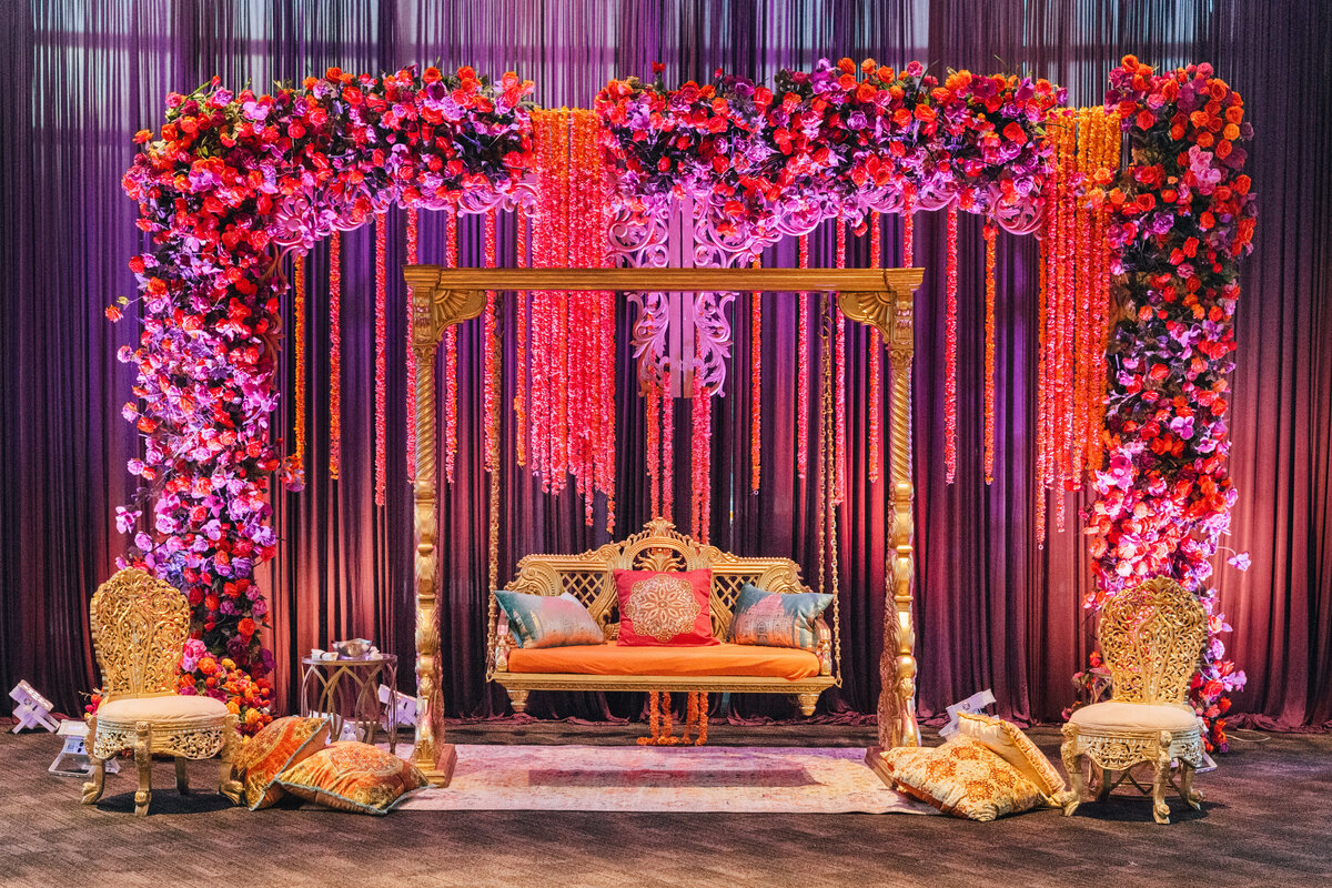 Chicago-wedding-photographers-Maha-Studios-Rubina-Duy-Mehndi-200