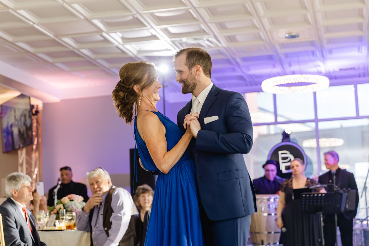 the-banks-wedding-pittston-pa-emily-taylor-photography_104