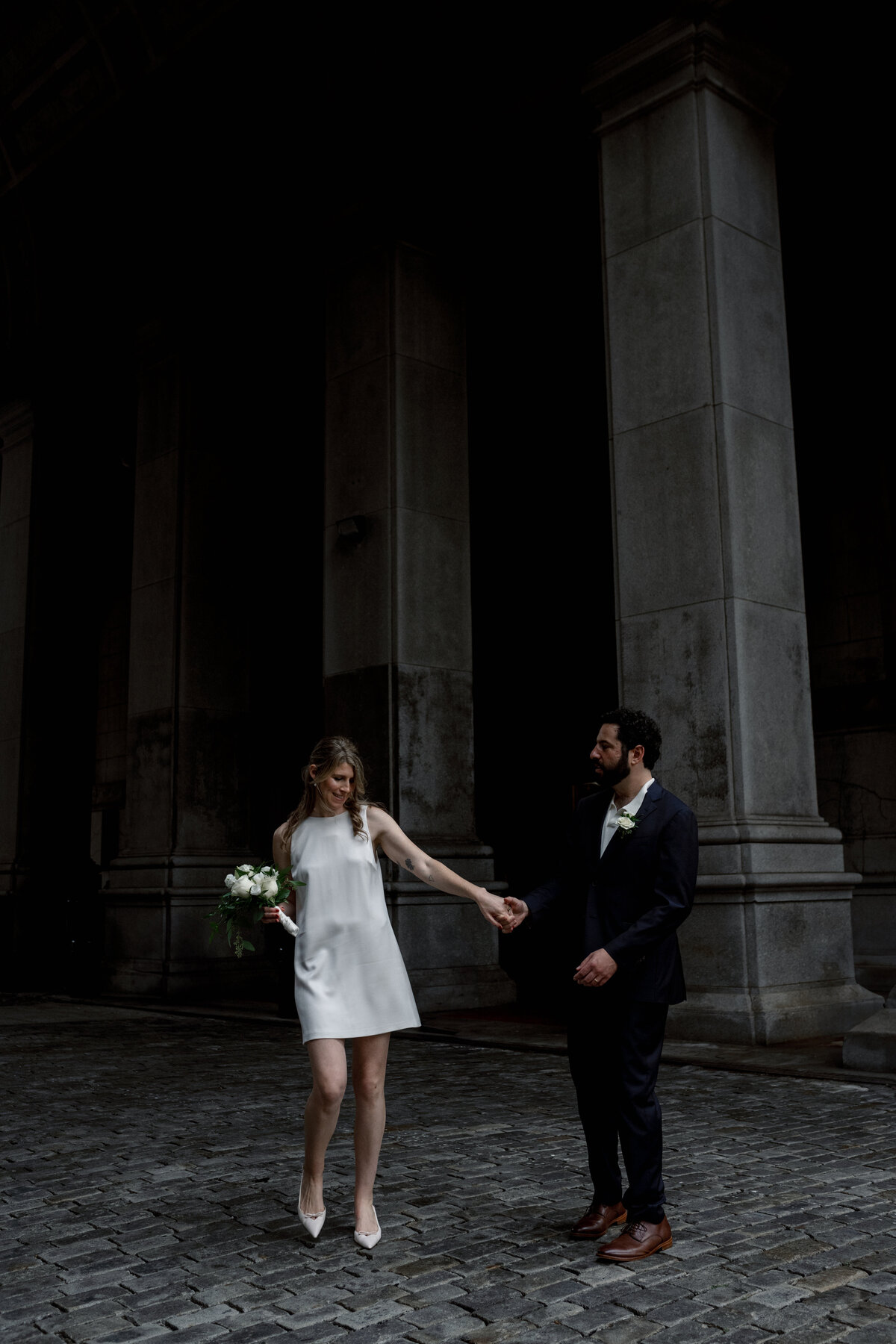 manhattancityhall-wedding-izzicervantesphotography-zackandmarie-claire-7