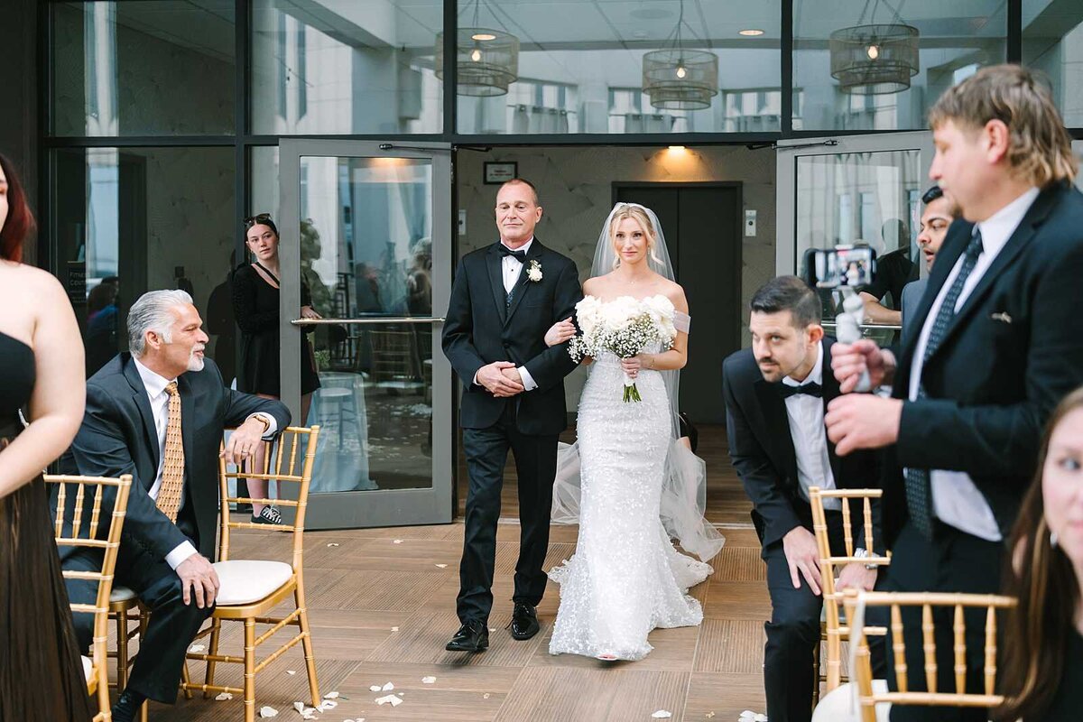 doubletree rooftop charlotte wedding photographer-10_jamie marie photography