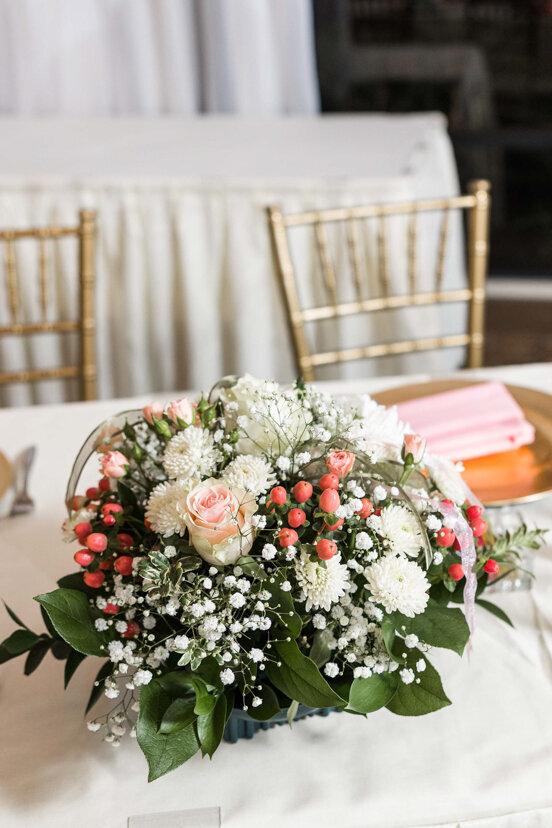 flower-arrangement-table