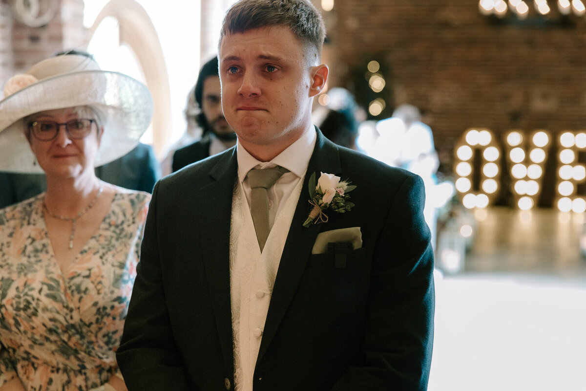 0170Sophie & Ross - Hazel Gap Barn - Dan Tomkins Photography-1