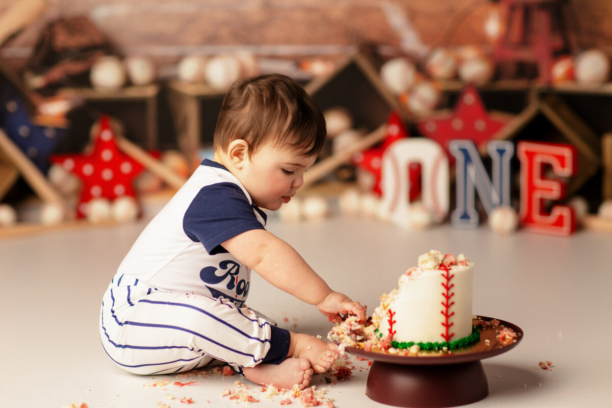 NWA cake smash photographer, milestone portrait session, baby birthday photoshoot Northwest Arkansas, best cake smash photography near me Fayetteville AR