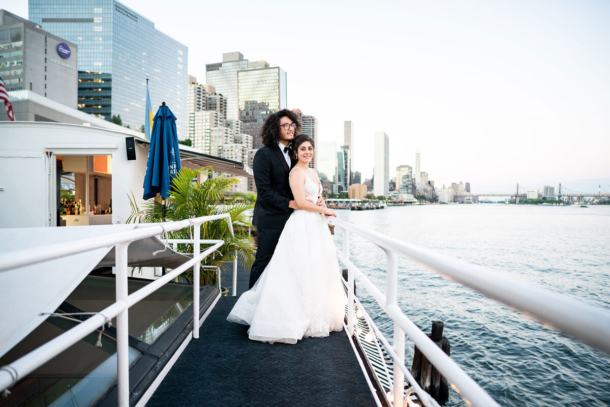 emma-cleary-new-york-nyc-wedding-photographer-videographer-wedding-venue-the-water-club-4