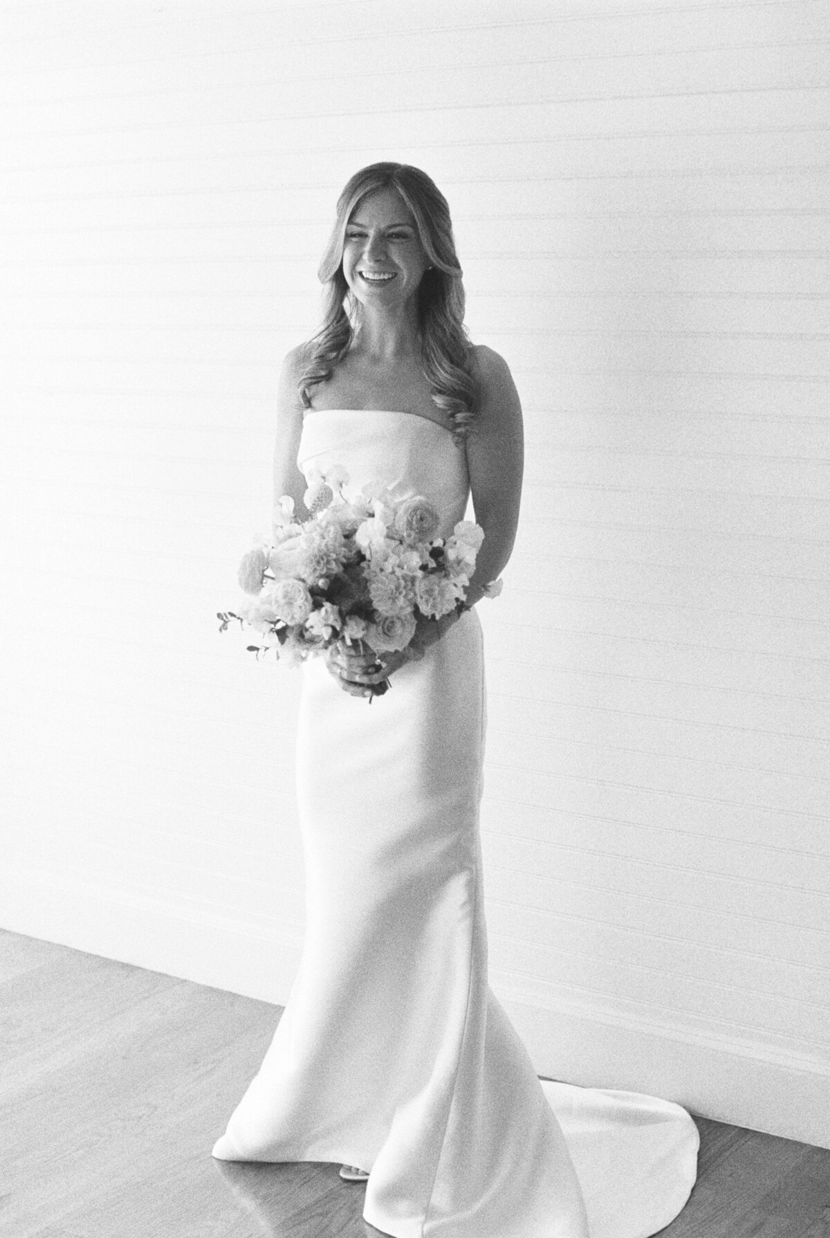 Emily March Photography Wilmington, North Carolina and Destination Wedding Engagement Photographer Heirloom Photography for Memorable Gatherings Light Airy Sentimental Imagery Images Weddings_Castle Hill Inn Wedding - 007