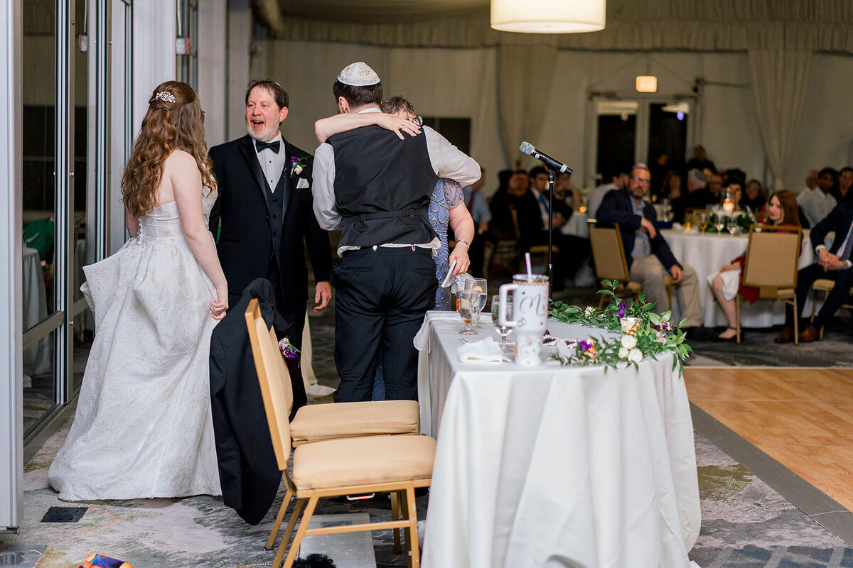 Eliana-Melmed-Photography-Chicago-LosAngeles-Jewish-WeddingPhotography-DInnerSpeeches-00098