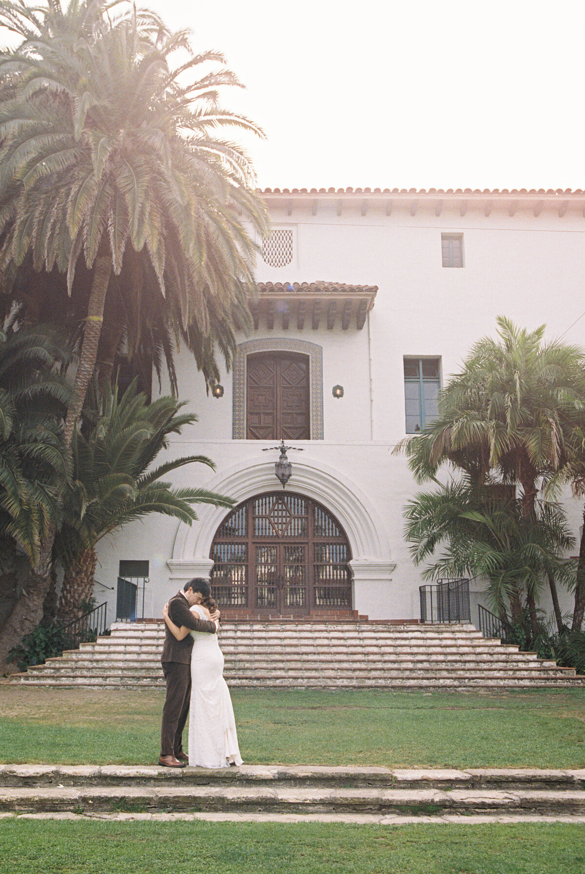 santa-barbara-court-house-intimate-wedding-olive-and-oath-28