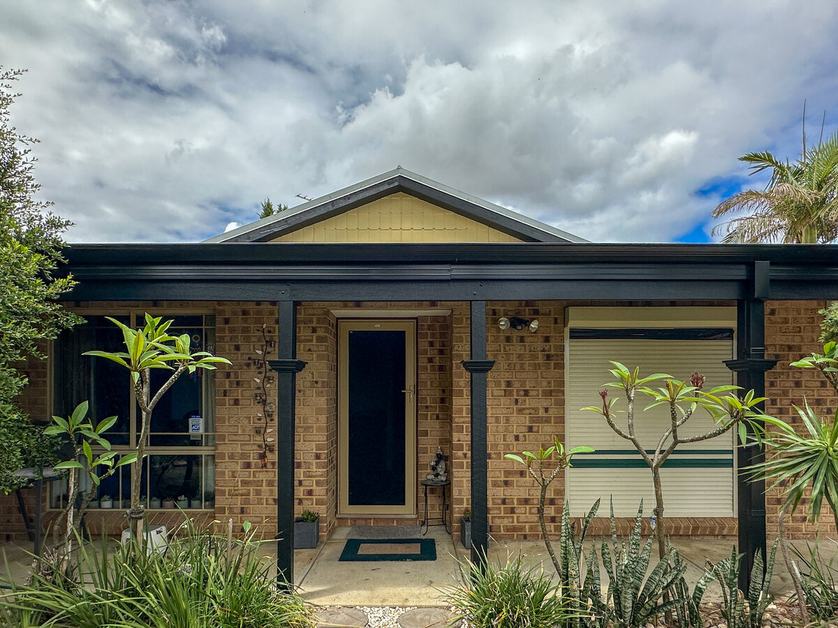 Gable end, eaves and fascia repaint in Kwinana, Perth