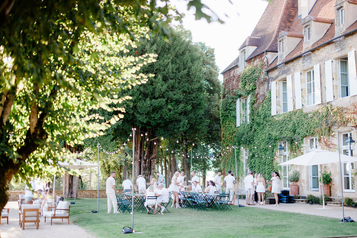 Modern_Chic_Chateau_Valouze_Destination_Wedding_Photographer-11