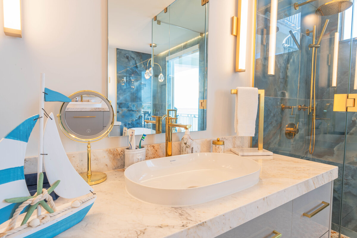 Bathroom 1 (2)