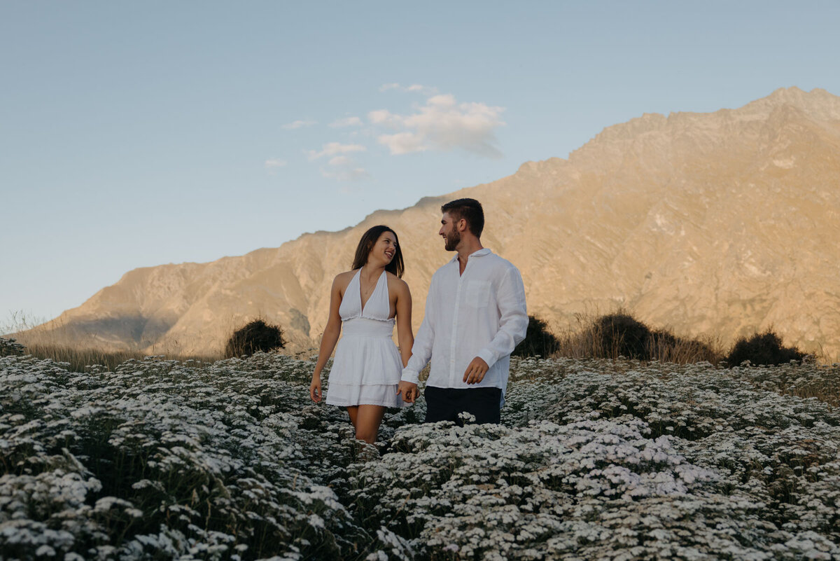 Queenstown couple photographer, couple photo session at Jacks Point