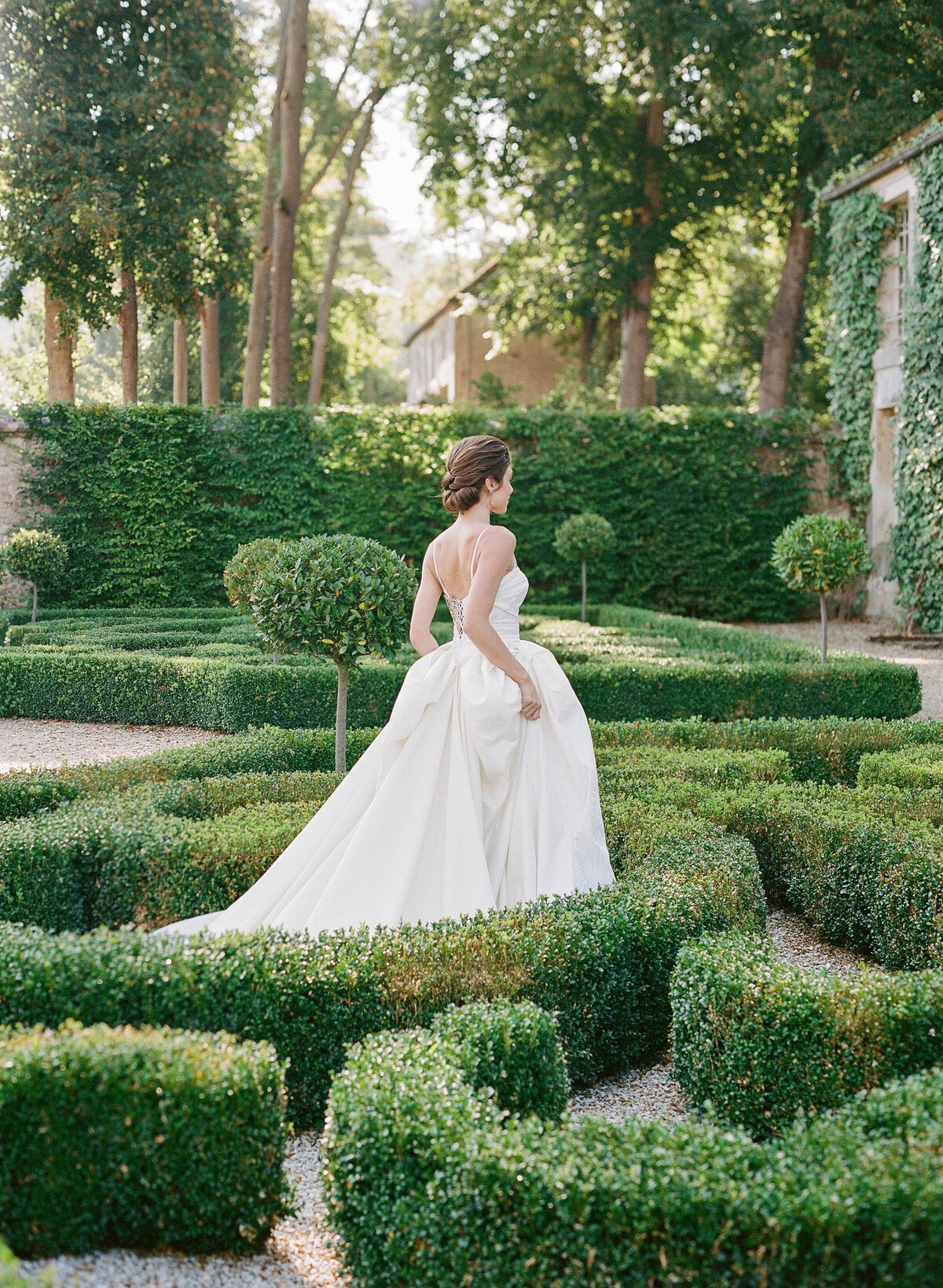 Chateau-de-Villette-Molly-Carr-Photography-Bride-Groom-21
