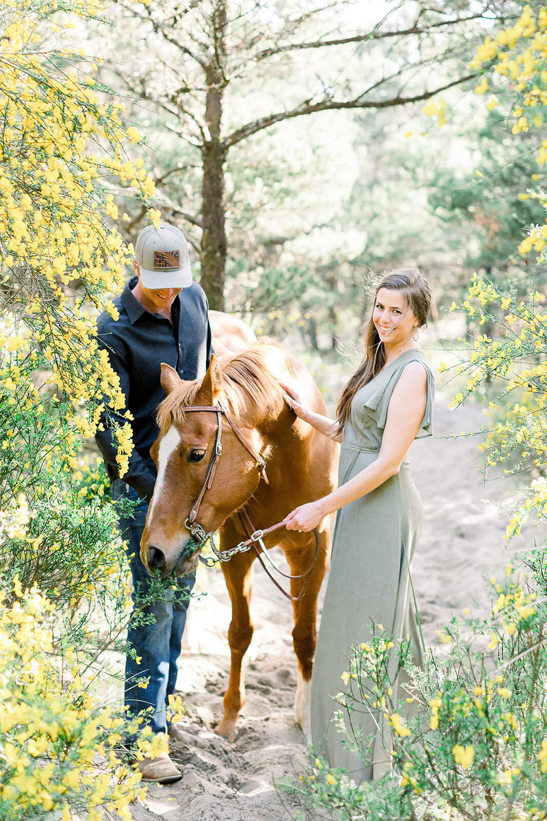western horse engagement session2Zm2D575709815x