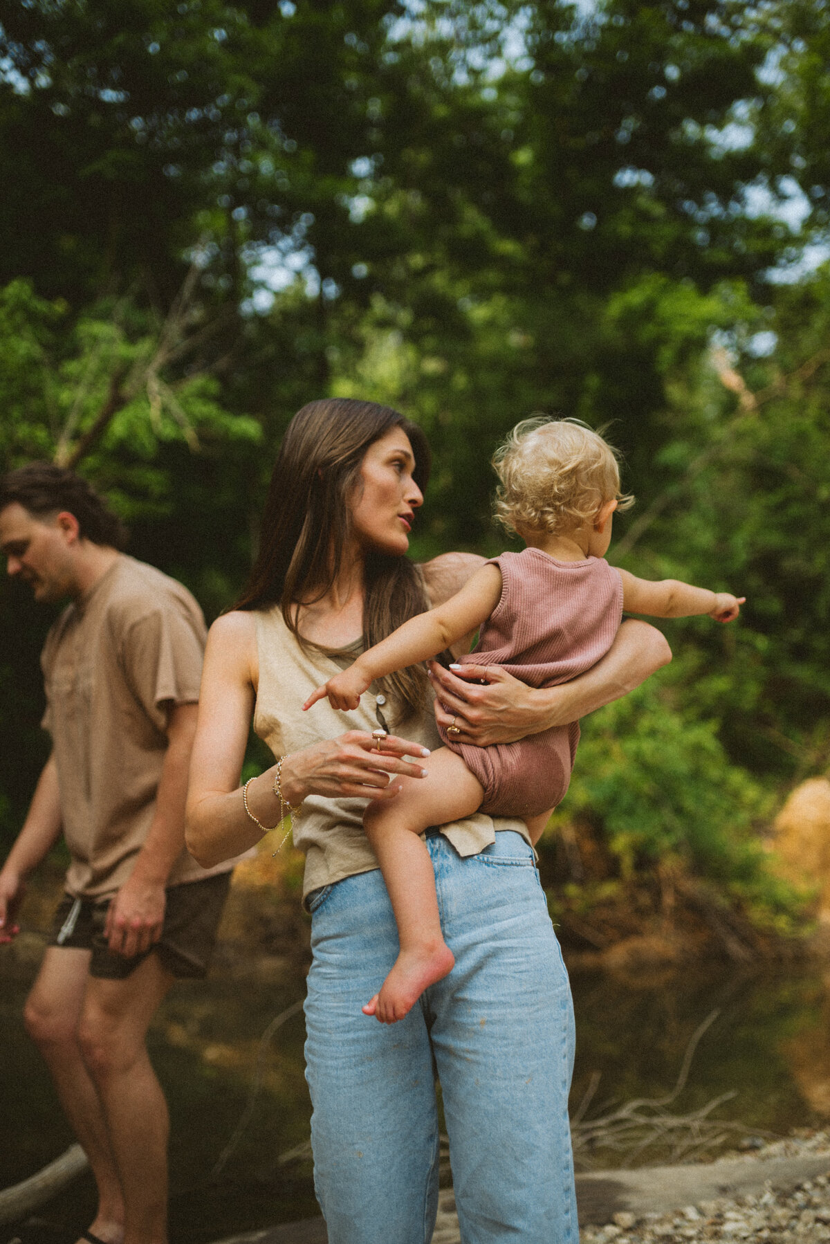 Adventure Family Photos in Castlewood State Park | Isa Photo+Film56