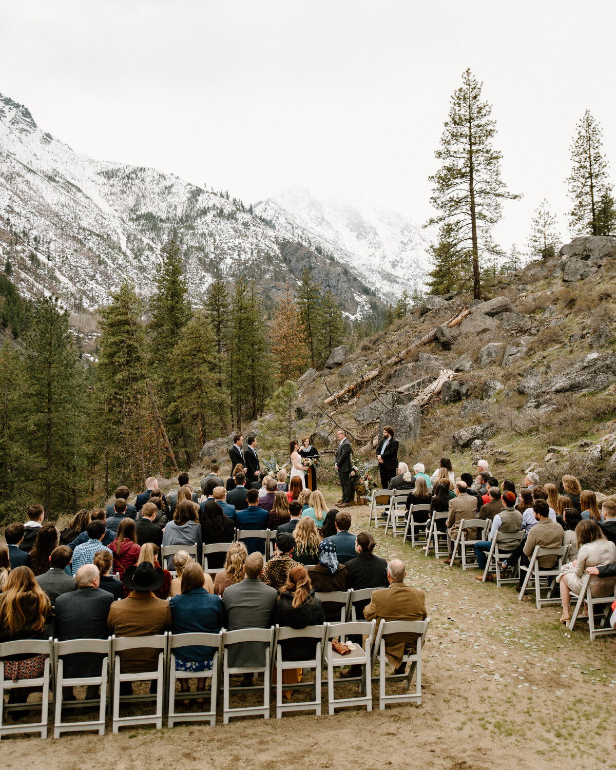 sleeping_lady_leavenworth_washington_spring_wedding_03