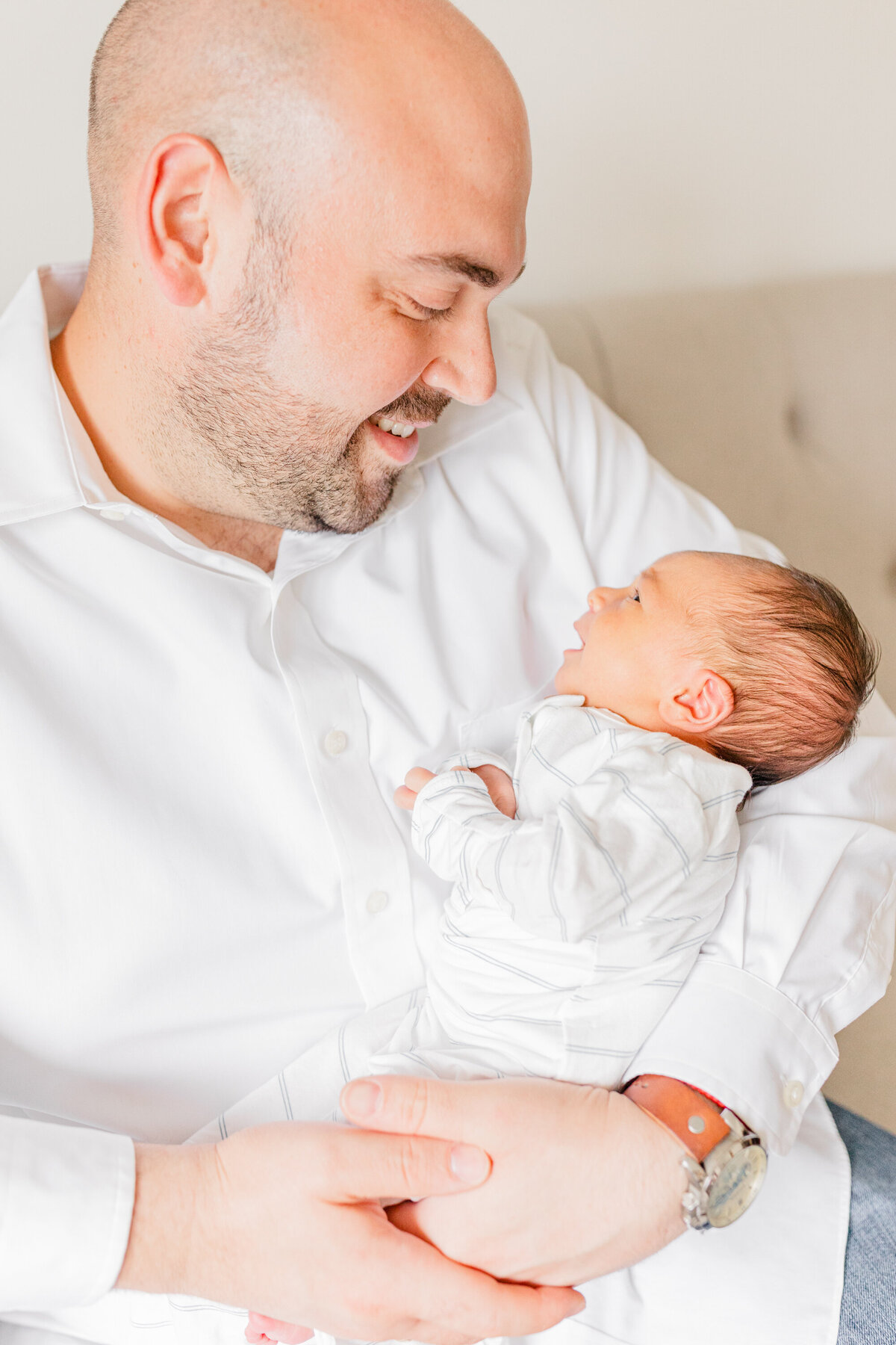 in home lifestyle newborn photography session in framingham massachusetts2