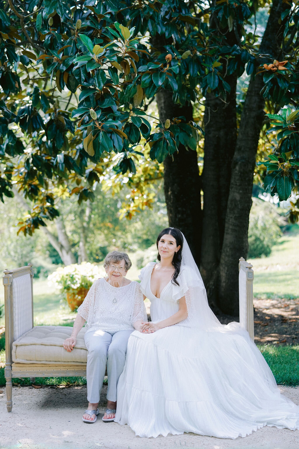NikkiSanterre_CharlottesvilleLuxuryWeddingPhotographer_MarketatGrelenWedding_Liz&Jon-42
