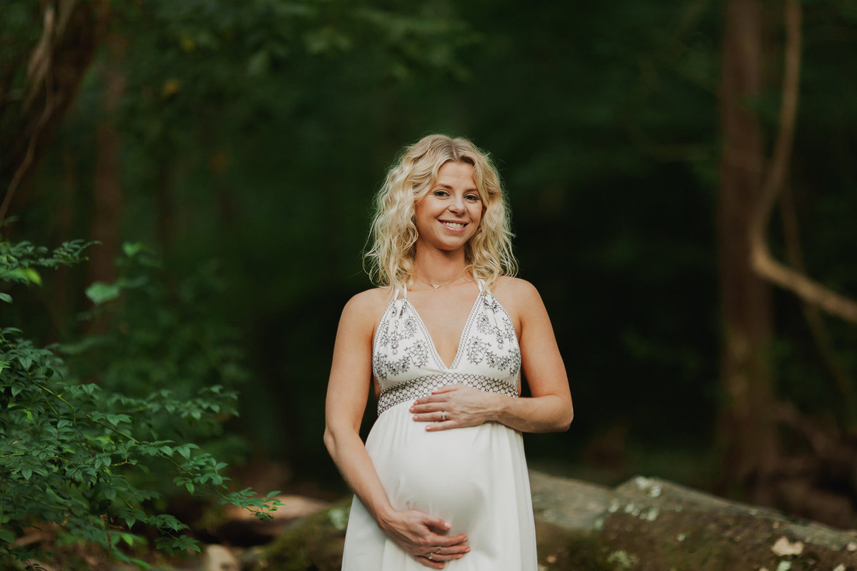 12_Maryland-Summer-Boho-White-Dress-Maternity-Couple-Woods