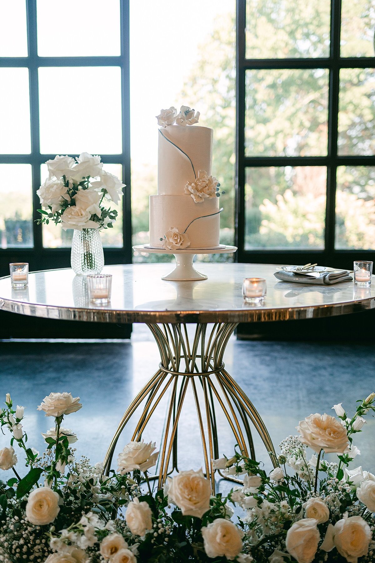 AlexisLunsfordElegantweddingfeaturedonStyleMePretty_0053