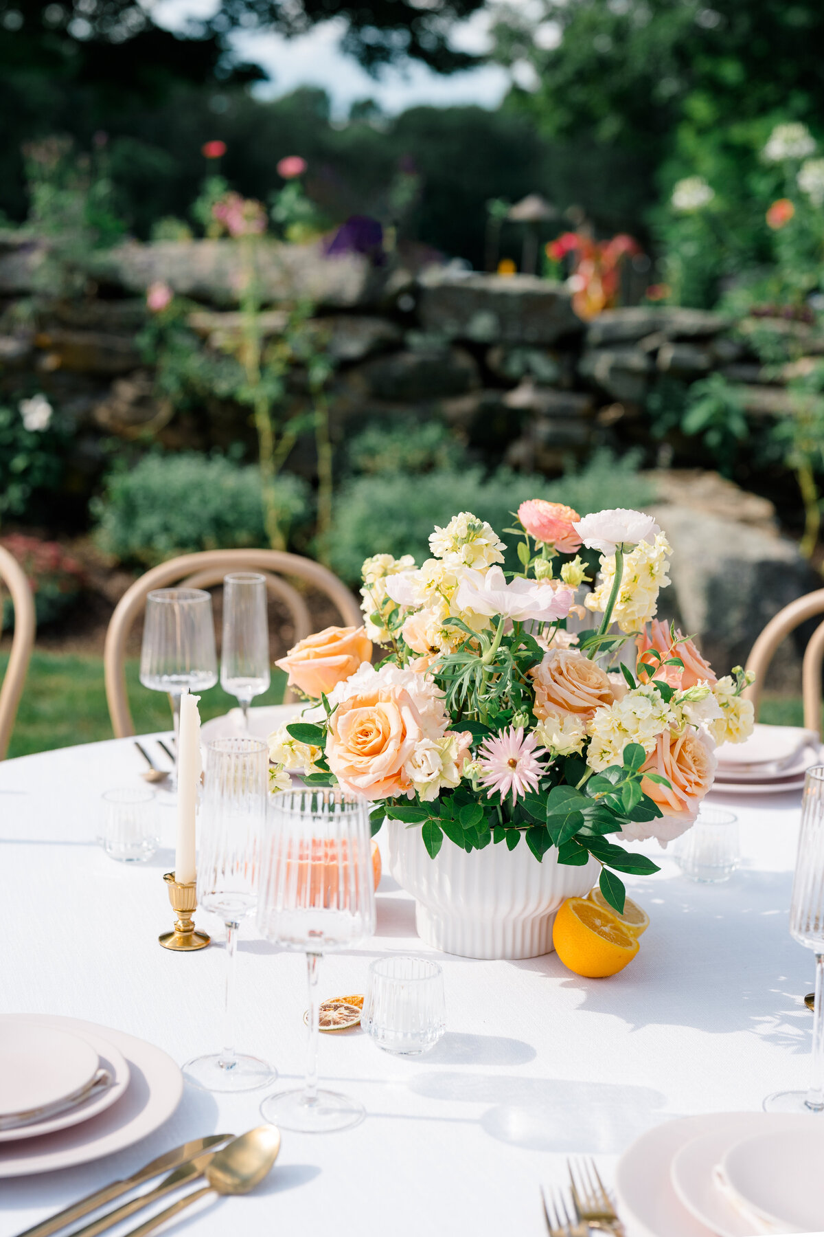 bright-citrus-small-wedding-florals-ct-wedding-flowers