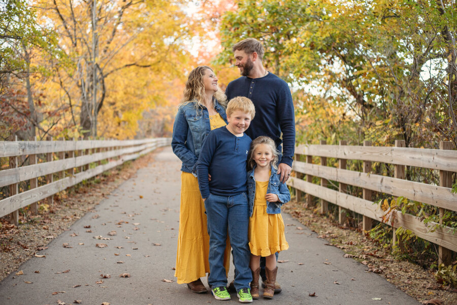 Family_Mini-sessions_at_Big_Hill (2)