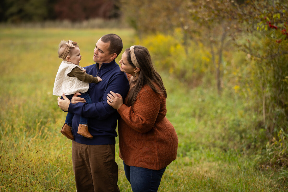 family session, vineyard, wallingford, ct photographer, alyssa michel photography, love, family, home, little girl
