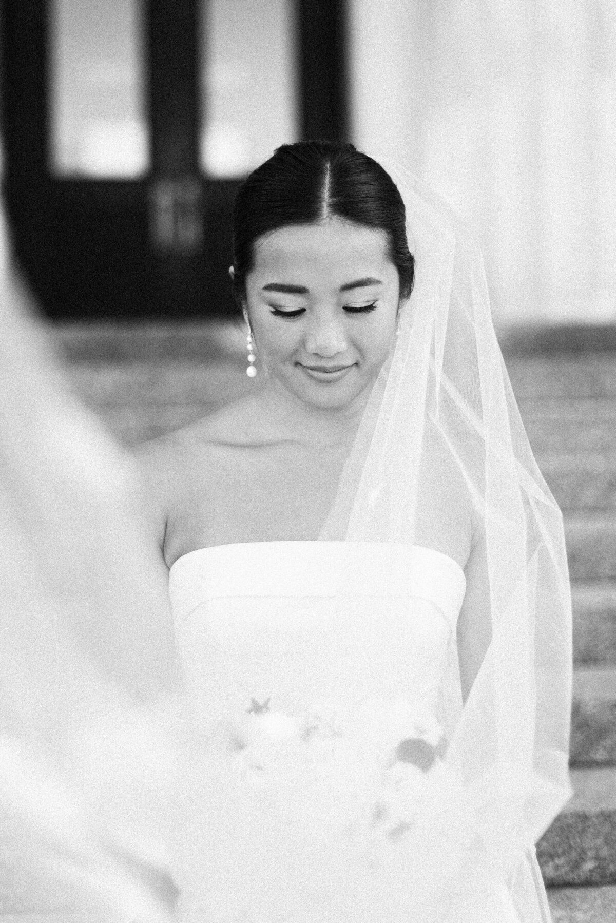 cassie-nichole-photography-cincinnati-ohio-wedding-photography-the-view-at-mt-adams-hannah-jeff-wedding-day-bride-and-groom-44