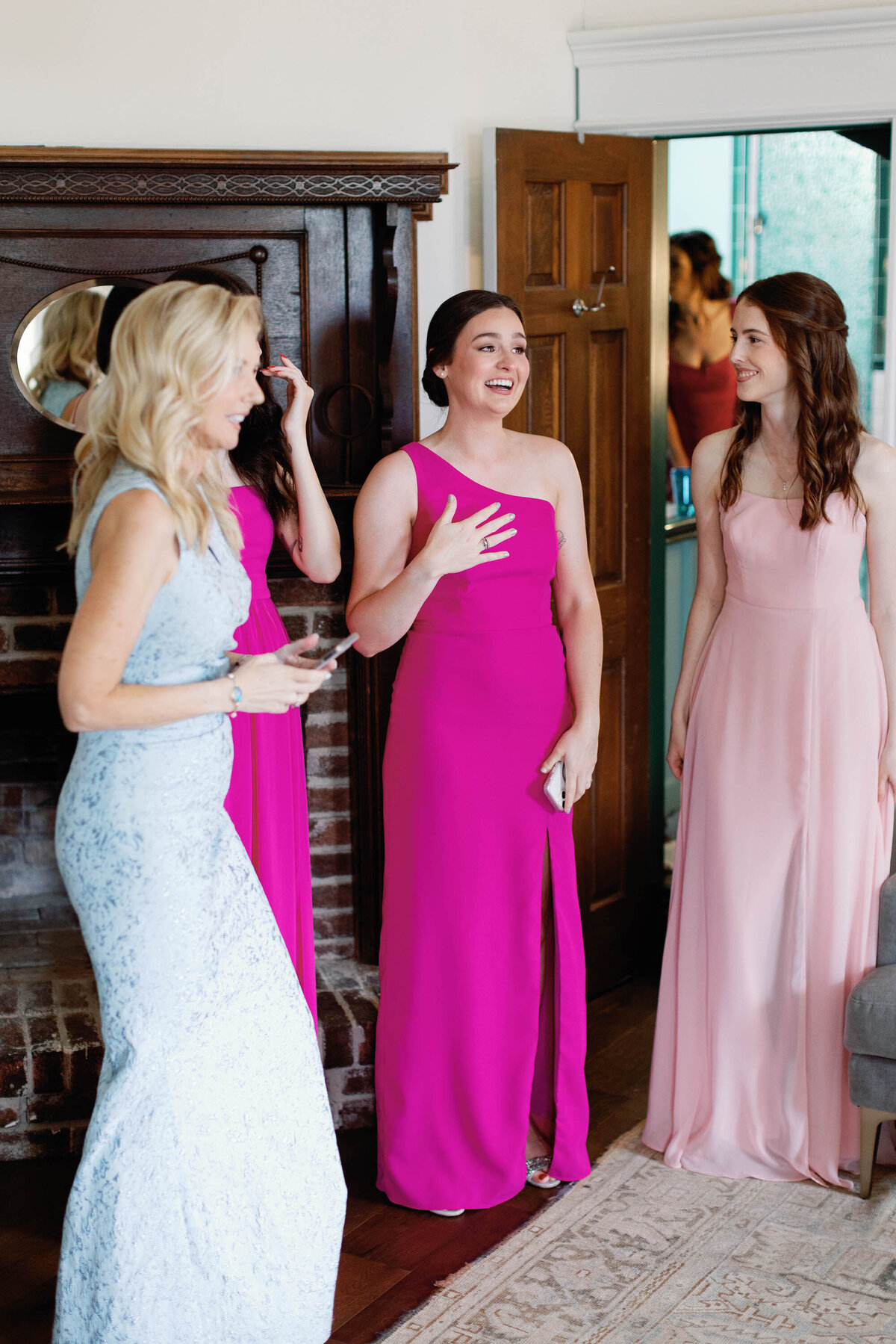 bridesmaids-first-look-at-the-grand-lady-austin-texas