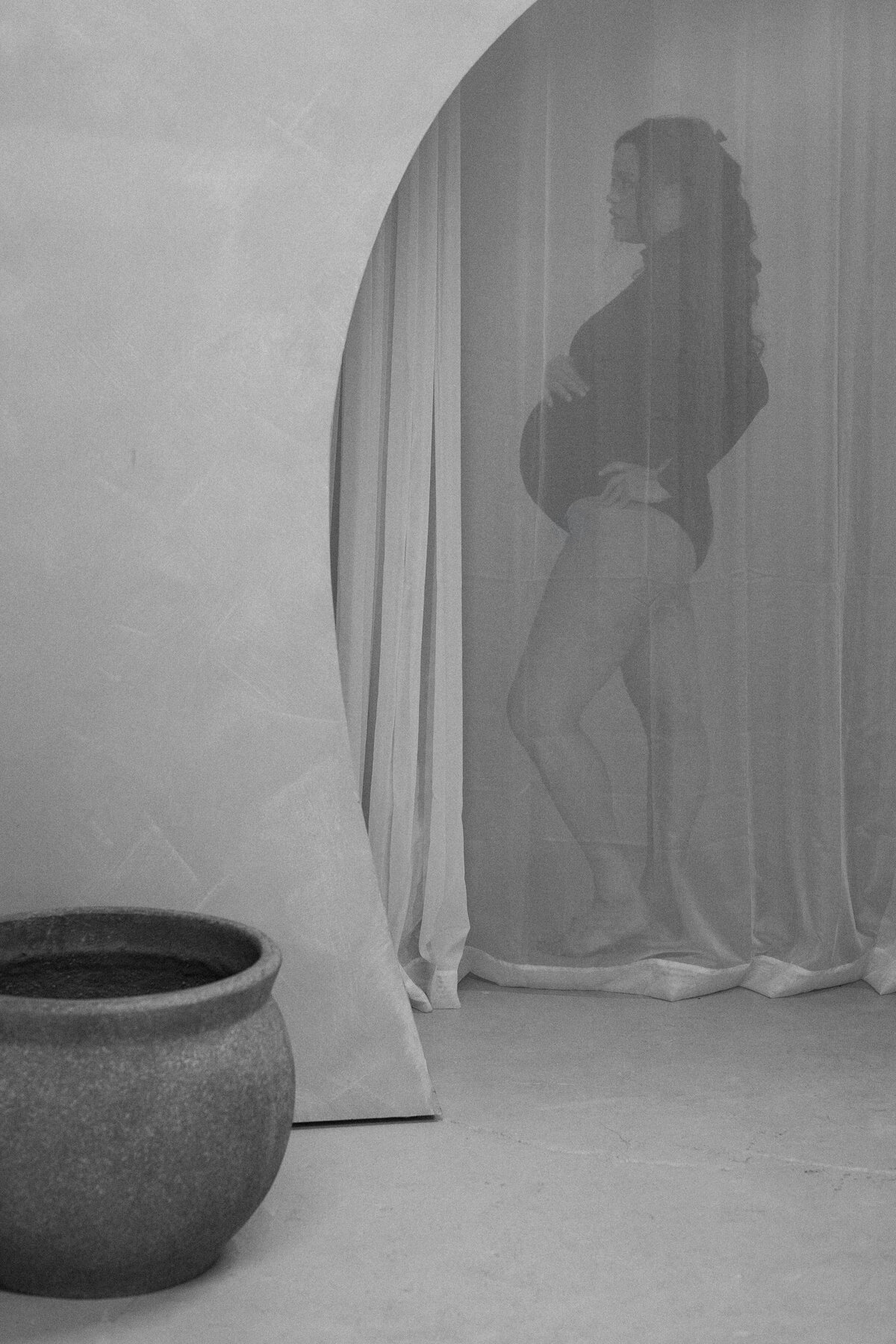 fine-art-in-studio-maternity-portraits-18