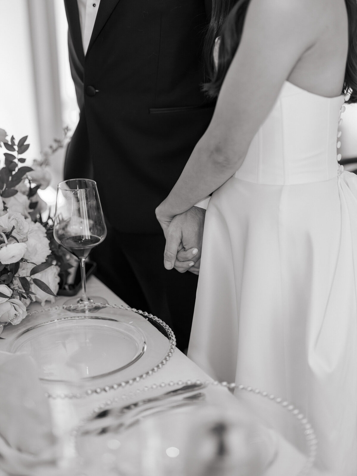 san francisco-flood-mansion-wedding-photography-catholic-wedding-classic-blackandwhite-churchwedding-wedding-thedejaureguis-082