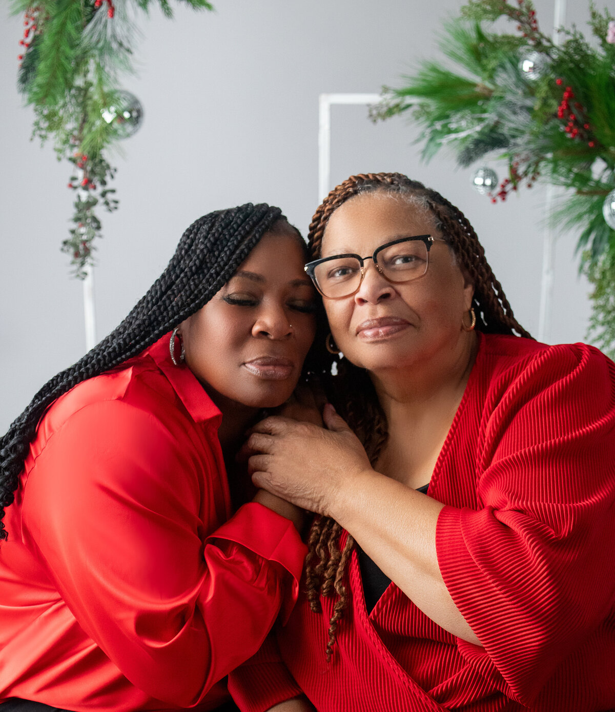 Holiday Family Photo Inspiration | Lifestyle Christmas Session