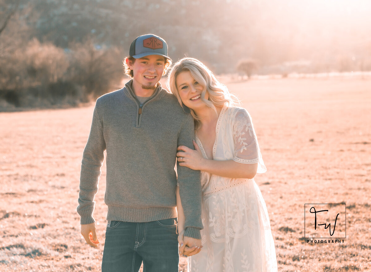 Couples_Photographer Tannni_Wenger_Photography Engaged Engagement_Photographer Here_Comes_The_Bride Wedding_Day Eastern_Oregon_Photographer