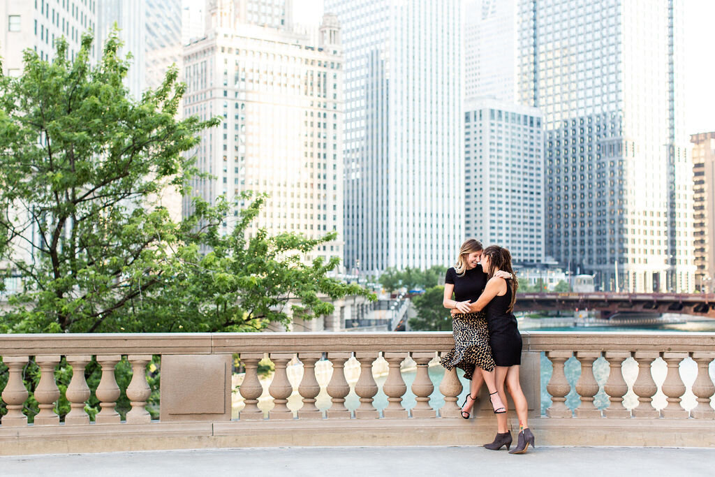 summer-wrigley-building-engagement-session-1