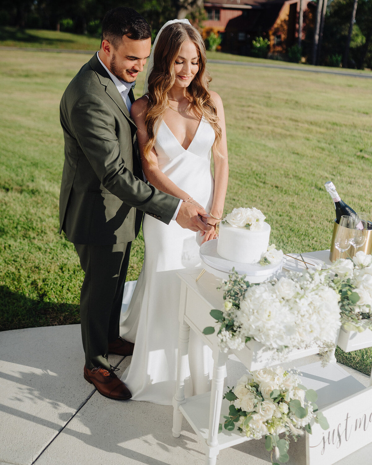 arron-mcneile-photo-whitehurst-gallery-florida-elopement-chantilly-chic-celebrations-15