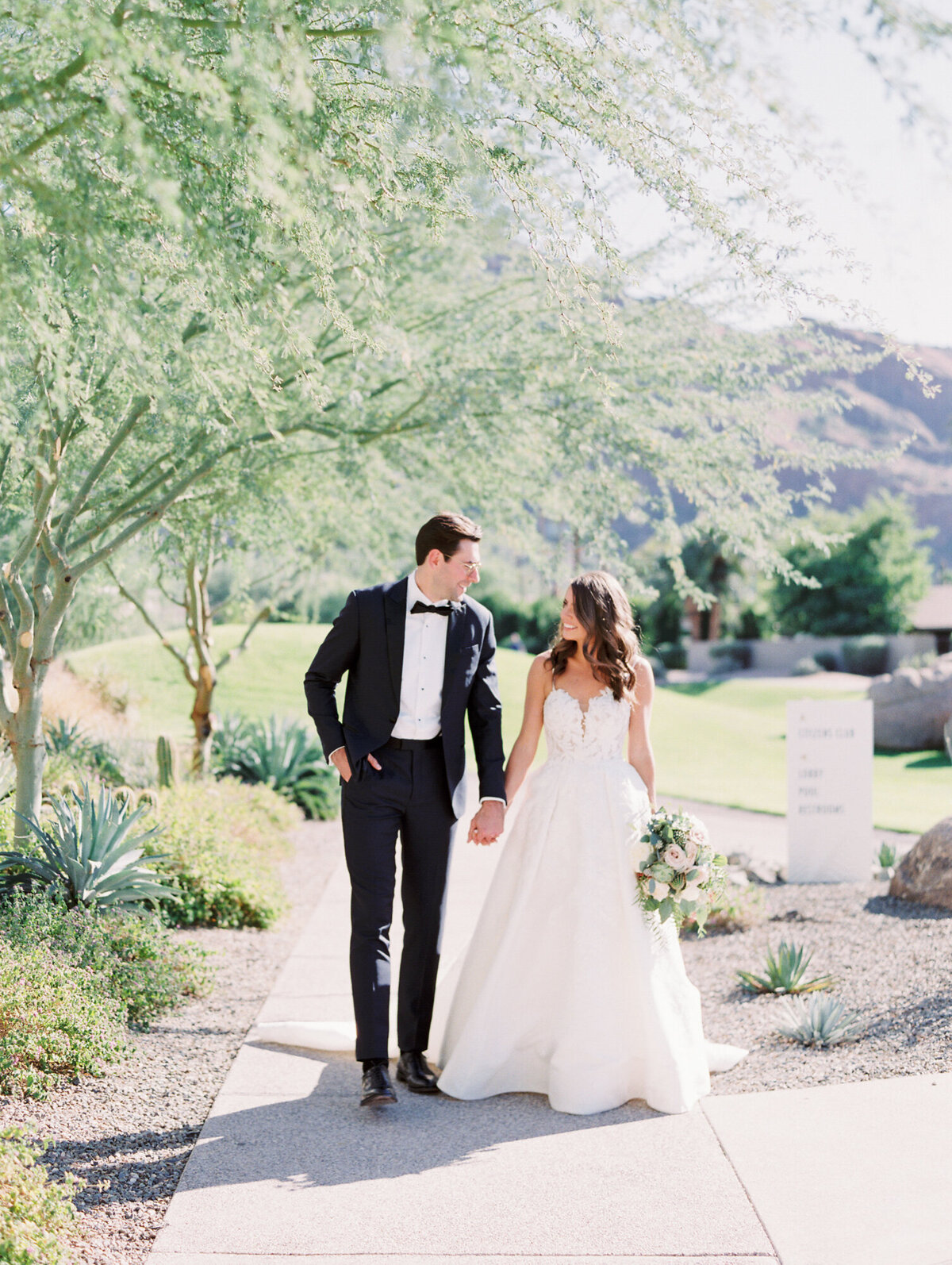 Mountain-Shadows-Wedding_Rachel-Solomon-Photography-001