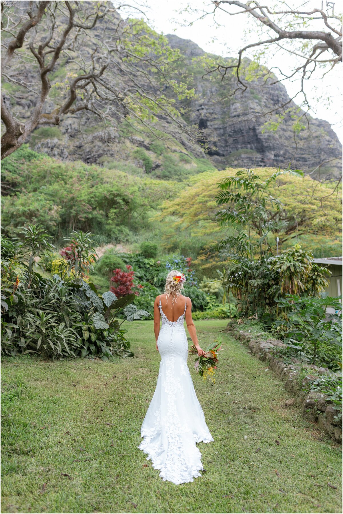 PALIKU-GARDENS-KANEOHE-OAHU-HAWAII-KUALOA-RANCH-WEDDING-31