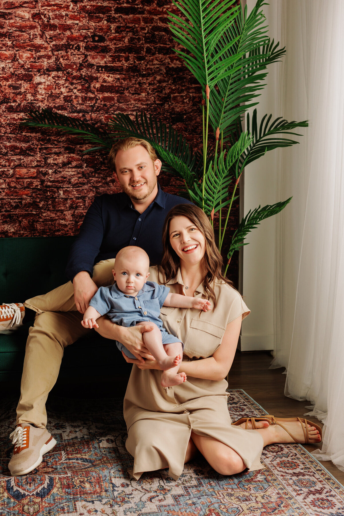 NWA family photographer, Northwest Arkansas best family photography, family portraits near me, professional family photos, family photography packages