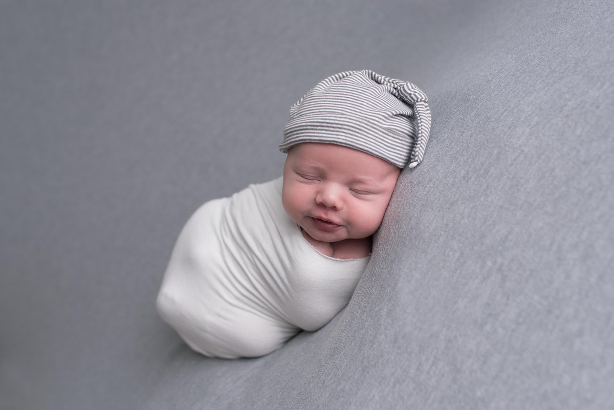 Newborn Photographer Rachel Mummert