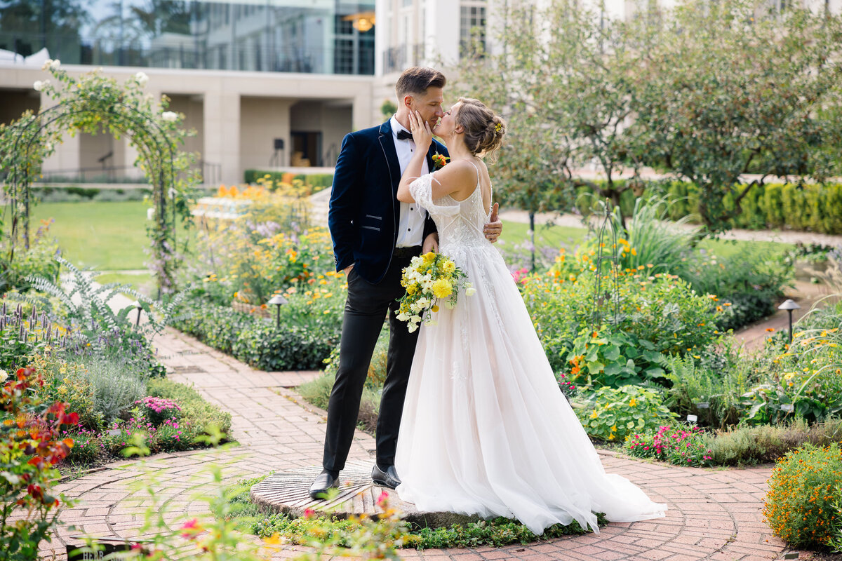 grand rapids wedding photographer