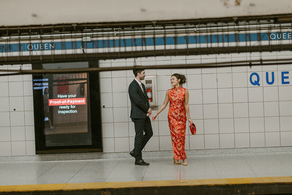 toronto-city-elopement-city-hall-ttc-subway-sugar-beach-fun-romantic-sumer-wedding-2800